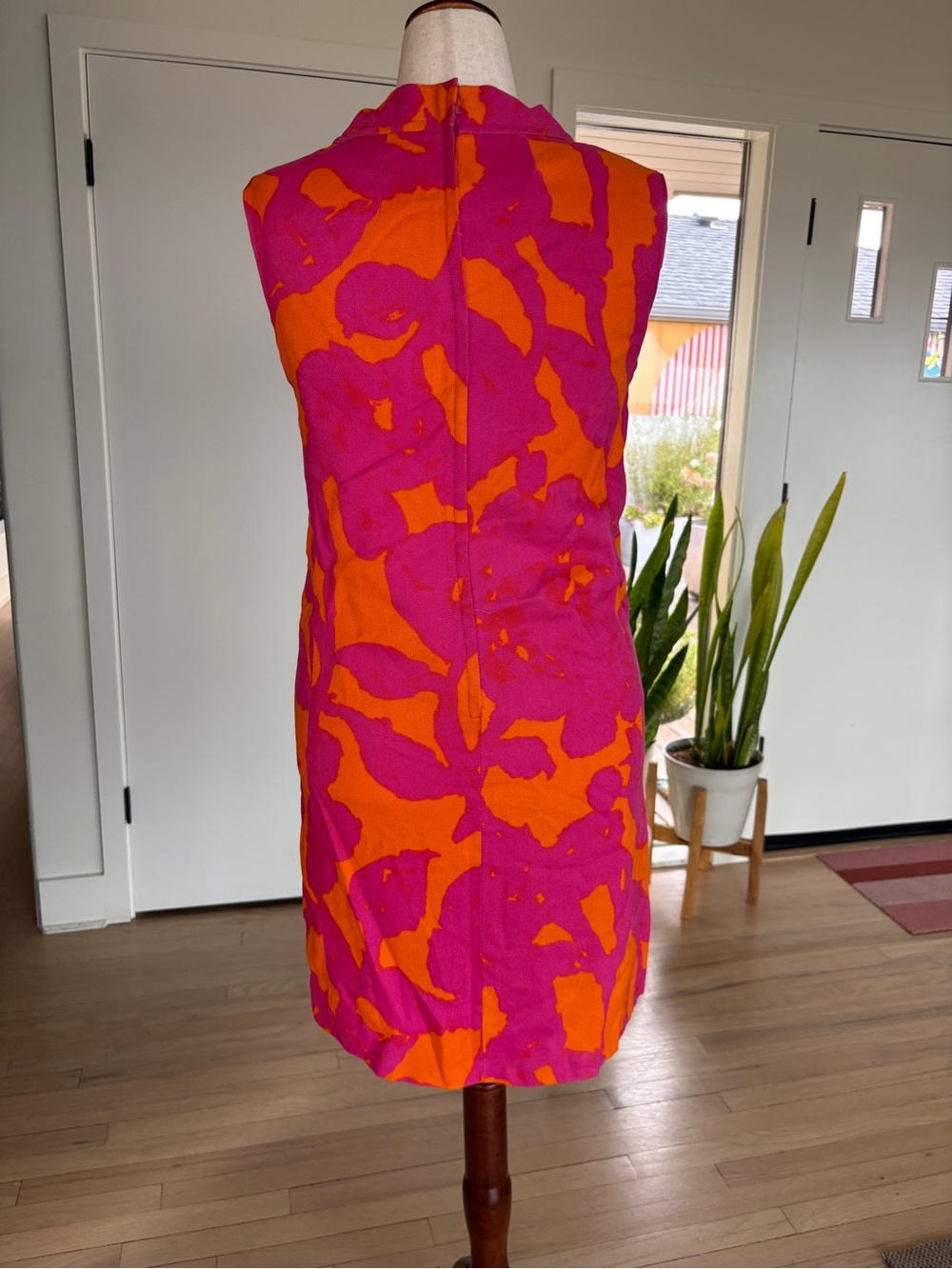 Palm Springs Vibrant Pink & Orange Abstract Shift Dress - Picture 3 of 9